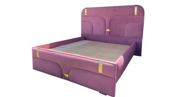 Executive kingly bed